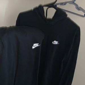 Nike 2-Pc Jogging Suit